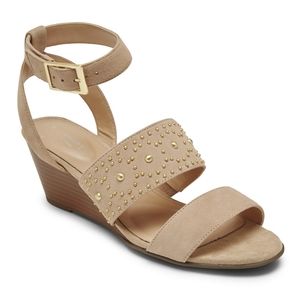 ๐ฃROCKPORT Total Motion Taylor Stud Band Sandals in Nougat๐บ๐ฒ footwear